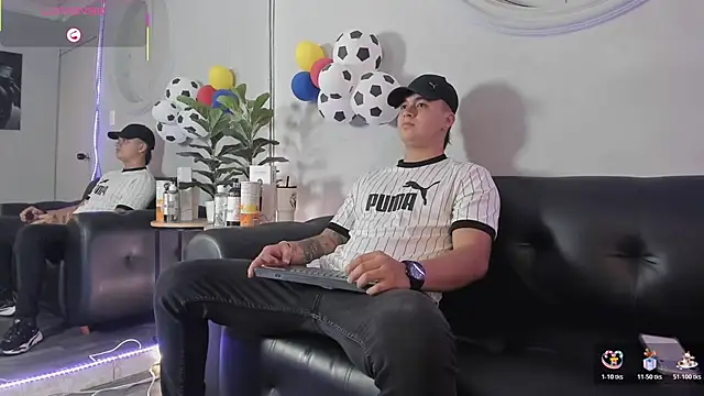 Snapshot of Cristopher_strong chatting on June 26, 1:06 pm Cristopher strong online show from June 26, 1:06 pm