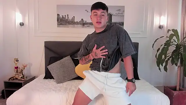 Cristopher strong online show from May 1, 1:27 pm