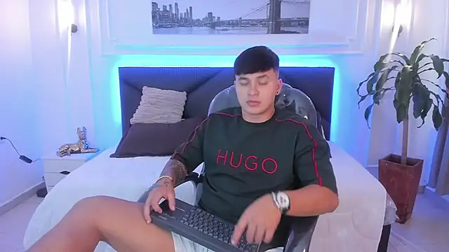 Cristopher strong online show from November 30, 2:18 pm