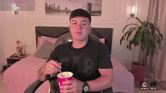 Cristopher strong online show from May 6, 11:58 am