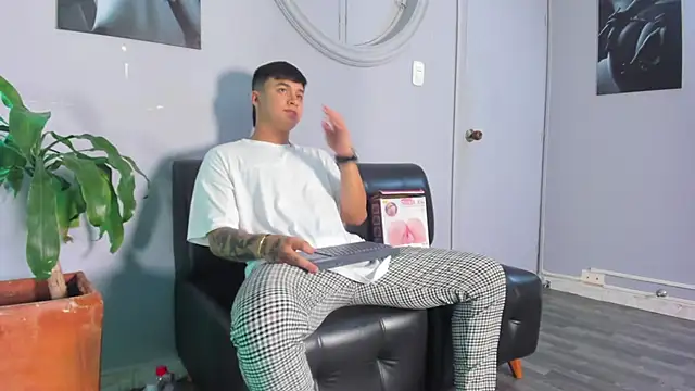 Cristopher strong online show from March 15, 3:59 pm