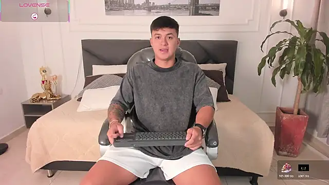 Cristopher strong online show from May 17, 1:44 pm