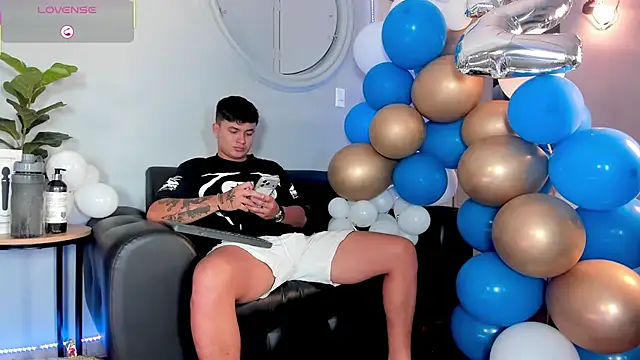Cristopher strong online show from May 21, 12:46 pm