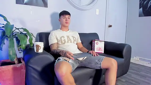 Cristopher strong online show from March 20, 12:54 pm