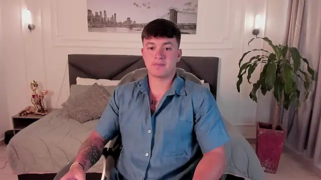 Cristopher strong online show from May 5, 12:52 pm