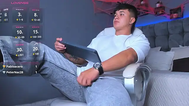 Cristopher strong online show from October 11, 11:50 pm