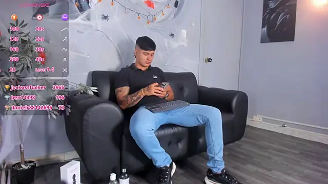 Cristopher strong online show from October 4, 11:12 am