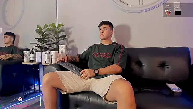 Snapshot of Cristopher_strong chatting on July 12, 1:45 pm Cristopher strong online show from July 12, 1:45 pm