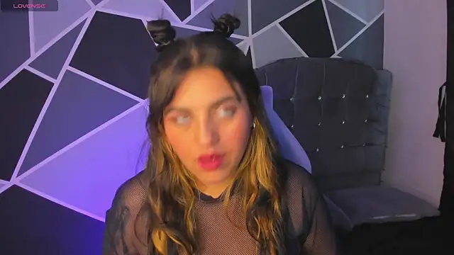 alyssa magiic online show from April 28, 6:12 pm