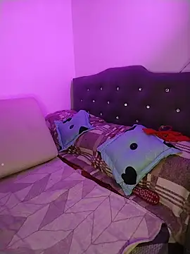 IamAlana  online show from December 1, 10:10 pm