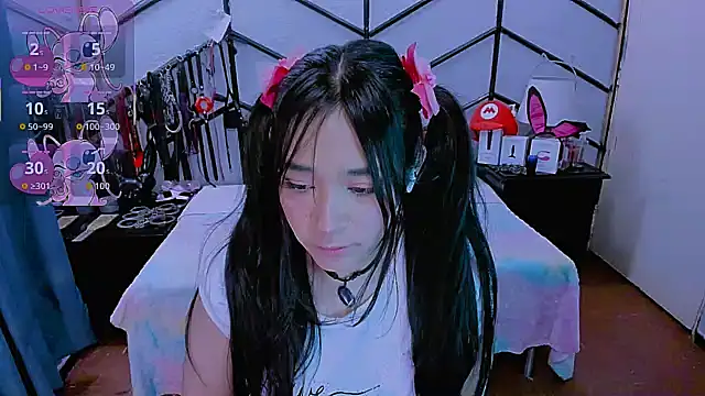 AlanaLuck online show from November 10, 7:30 pm