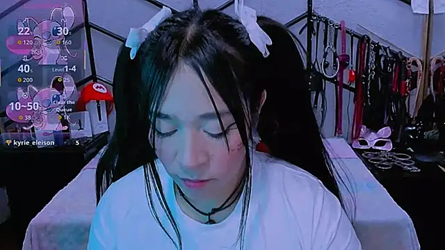 AlanaLuck online show from December 5, 7:45 pm