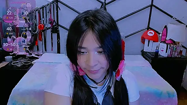 AlanaLuck online show from November 5, 7:06 pm