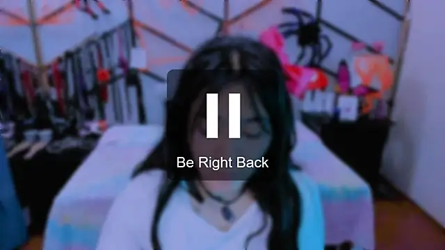 AlanaLuck online show from October 31, 12:40 am