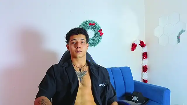 Snapshot of Demitryo chatting on December 15, 3:34 am Demitryo online show from December 15, 3:34 am