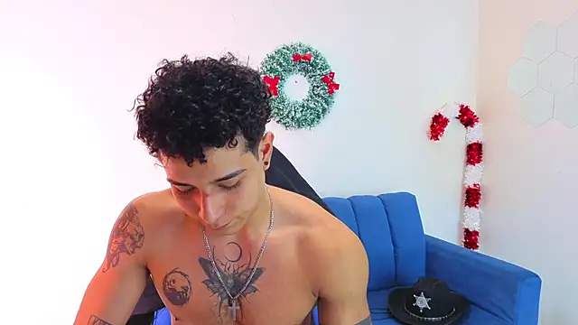 Snapshot of Demitryo chatting on December 14, 5:35 am Demitryo online show from December 14, 5:35 am