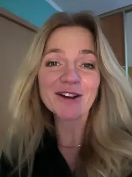 AlisonXCristal online show from March 25, 5:34 pm