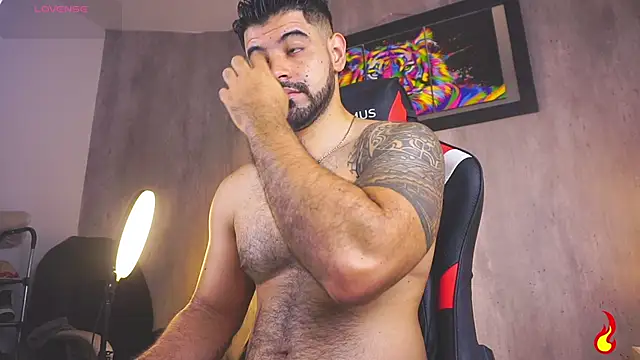 king hard online show from April 12, 8:28 am