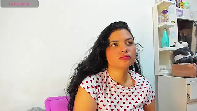 lolaa staars online show from April 23, 3:46 am
