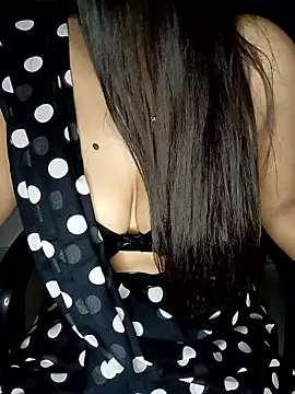 Ms Neera online show from February 20, 9:39 pm