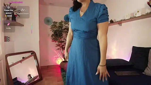 Elliee  online show from March 19, 12:16 pm