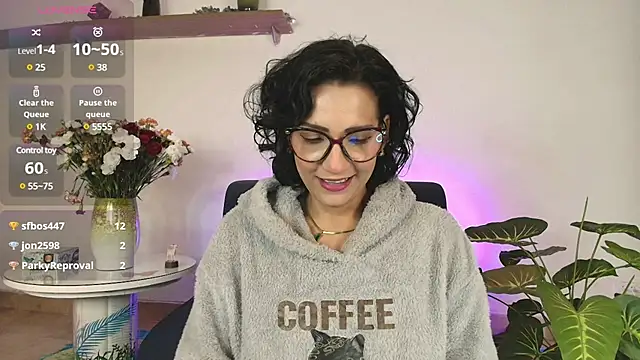 Elliee  online show from February 13, 3:56 pm
