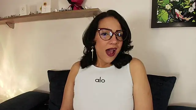 Elliee  online show from March 20, 11:22 am