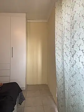 DarkBerry87 online show from November 26, 4:01 am