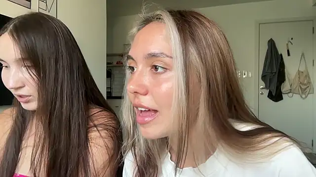 domDani subMay online show from April 3, 10:00 am