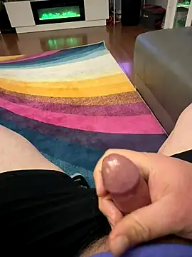 Snapshot of Lucrecio19 chatting on December 18, 9:36 am Lucrecio19 online show from December 18, 9:36 am