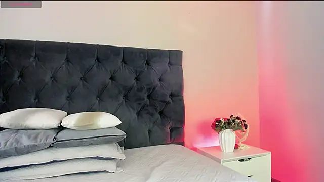 luna willians online show from December 15, 12:22 pm