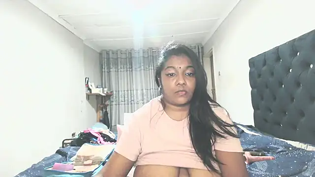 Snapshot of Indianmayaxoxo chatting on June 8, 4:40 pm Indianmayaxoxo online show from June 8, 4:40 pm
