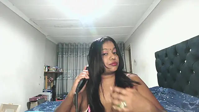 Indianmayaxoxo online show from November 28, 7:14 pm