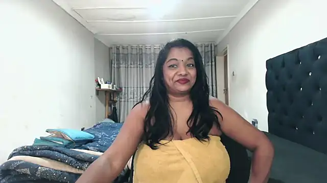 Snapshot of Indianmayaxoxo chatting on June 21, 8:42 am Indianmayaxoxo online show from June 21, 8:42 am
