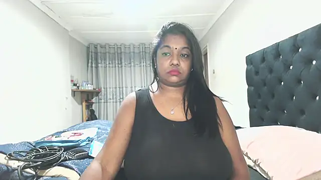 Indianmayaxoxo online show from May 8, 9:40 pm
