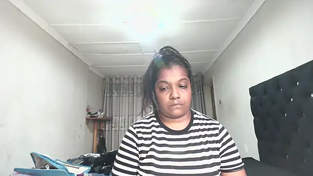 Indianmayaxoxo online show from May 26, 12:03 pm