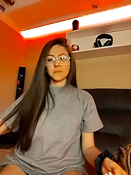 Snapshot of Ich_Bin_Julia chatting on December 2, 11:12 am Ich Bin Julia online show from December 2, 11:12 am