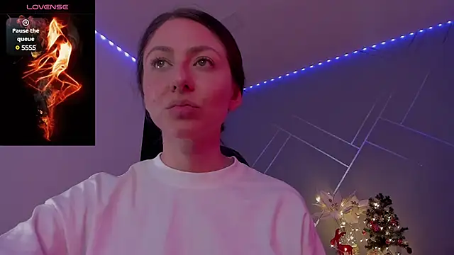 Snapshot of Ich_Bin_Julia chatting on December 18, 5:10 pm Ich Bin Julia online show from December 18, 5:10 pm