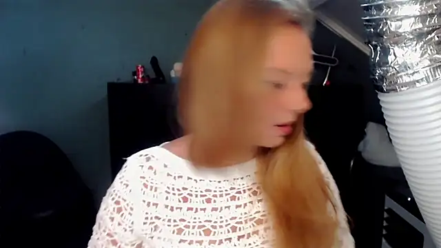 Snapshot of roxanna24 chatting on June 2, 5:46 pm roxanna24 online show from June 2, 5:46 pm
