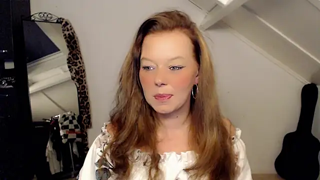 roxanna24 online show from March 14, 9:10 pm