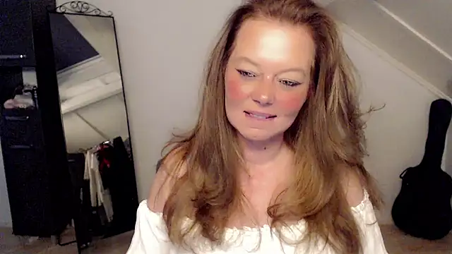 roxanna24 online show from March 24, 9:15 pm