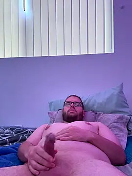 Snapshot of Comfortable_Bite chatting on November 4, 12:36 am Comfortable Bite online show from November 4, 12:36 am