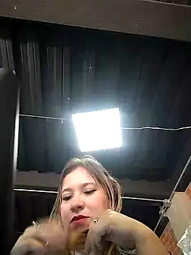 Snapshot of ELEKTRA_LUXURY chatting on January 15, 8:37 pm ELEKTRA LUXURY online show from January 15, 8:37 pm
