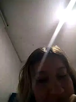 Snapshot of ELEKTRA_LUXURY chatting on February 22, 4:18 am ELEKTRA LUXURY online show from February 22, 4:18 am