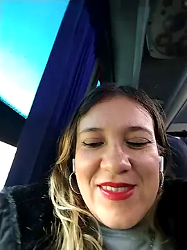 Snapshot of ELEKTRA_LUXURY chatting on February 21, 10:48 pm ELEKTRA LUXURY online show from February 21, 10:48 pm