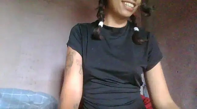 GATIINHA003 online show from December 6, 8:34 pm