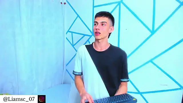 liam scott77 online show from December 20, 11:29 pm