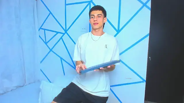 Snapshot of liam_scott77 chatting on November 2, 11:54 pm liam scott77 online show from November 2, 11:54 pm