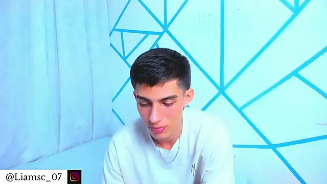 Snapshot of liam_scott77 chatting on November 29, 10:10 pm liam scott77 online show from November 29, 10:10 pm