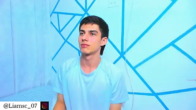 Snapshot of liam_scott77 chatting on November 15, 3:10 am liam scott77 online show from November 15, 3:10 am